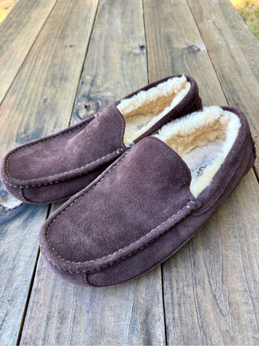 UGG Ascot shearling slippers men’s 11